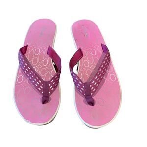 Clark’s Slip On Between the Toe Sandals 10M